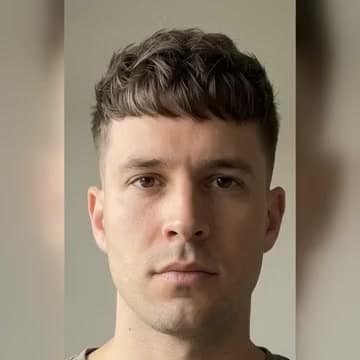 AI hairstyle example with a textured crop
