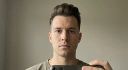 Pompadour - AI hairstyle preview